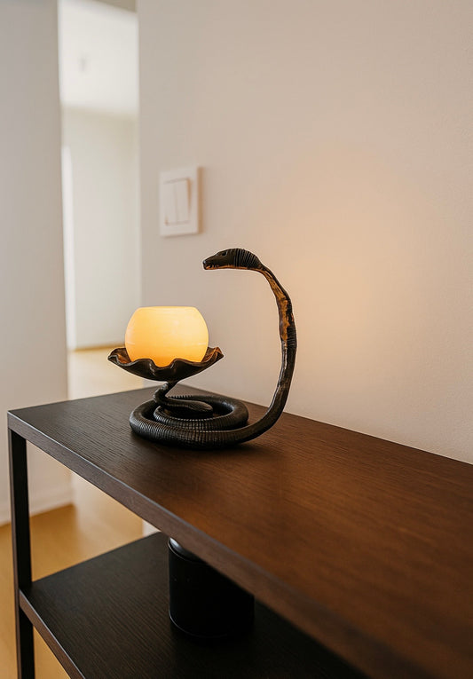 Metalinė žvakidė - gyvatė